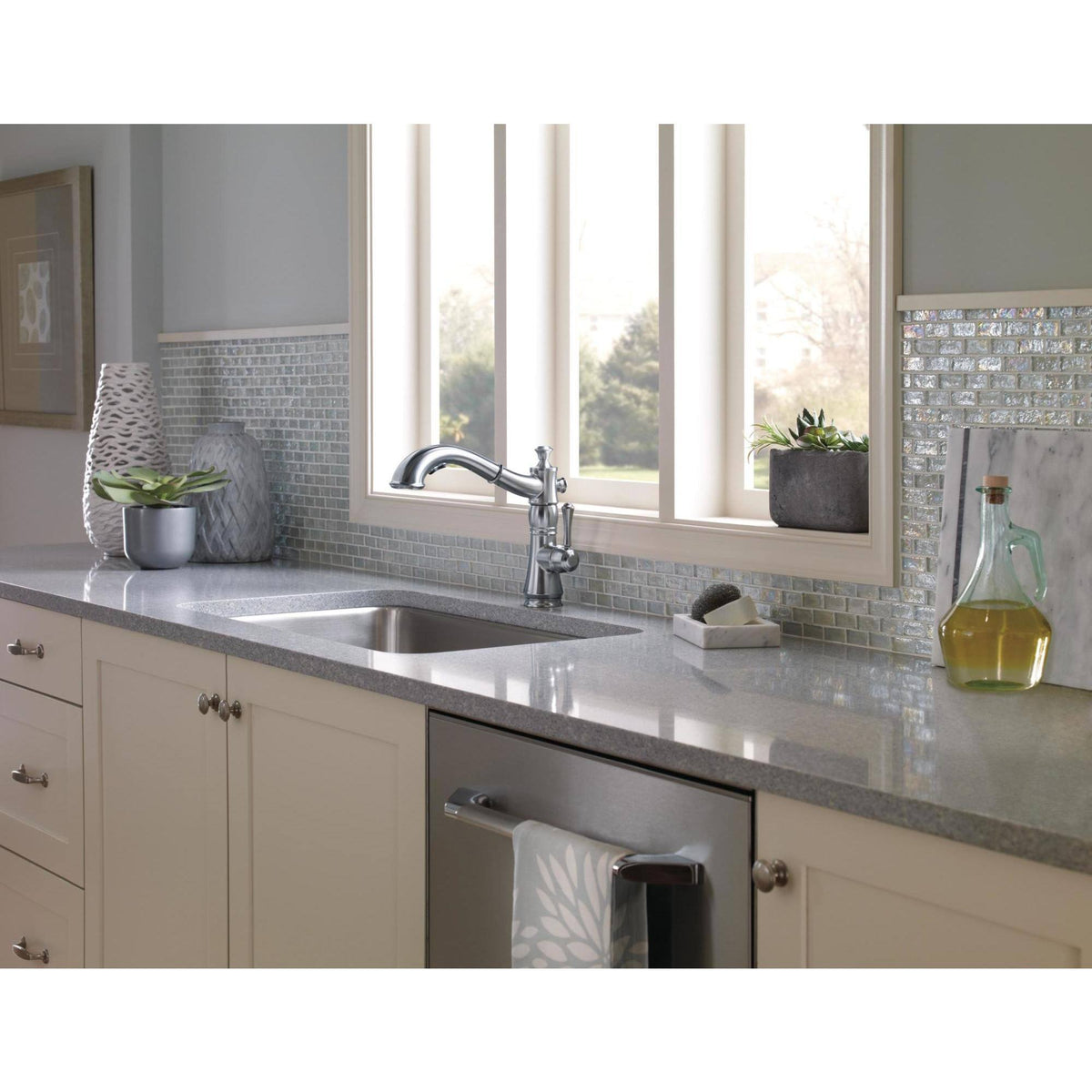 Venetian Bronze Single Handle Pull-Out Kitchen Faucet X6433