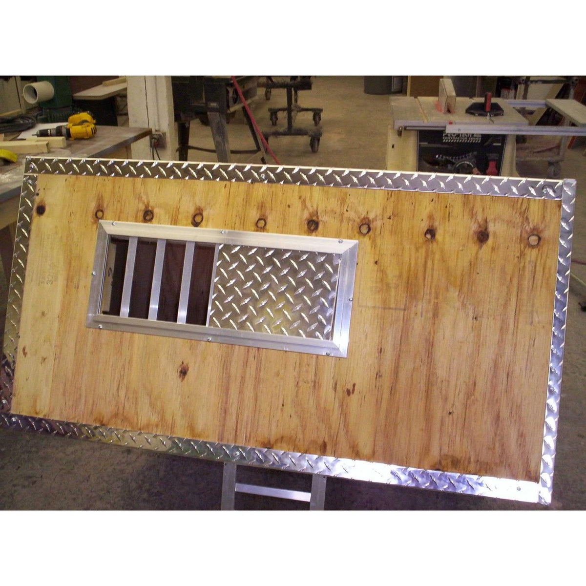 Dog Box without Storage D5316