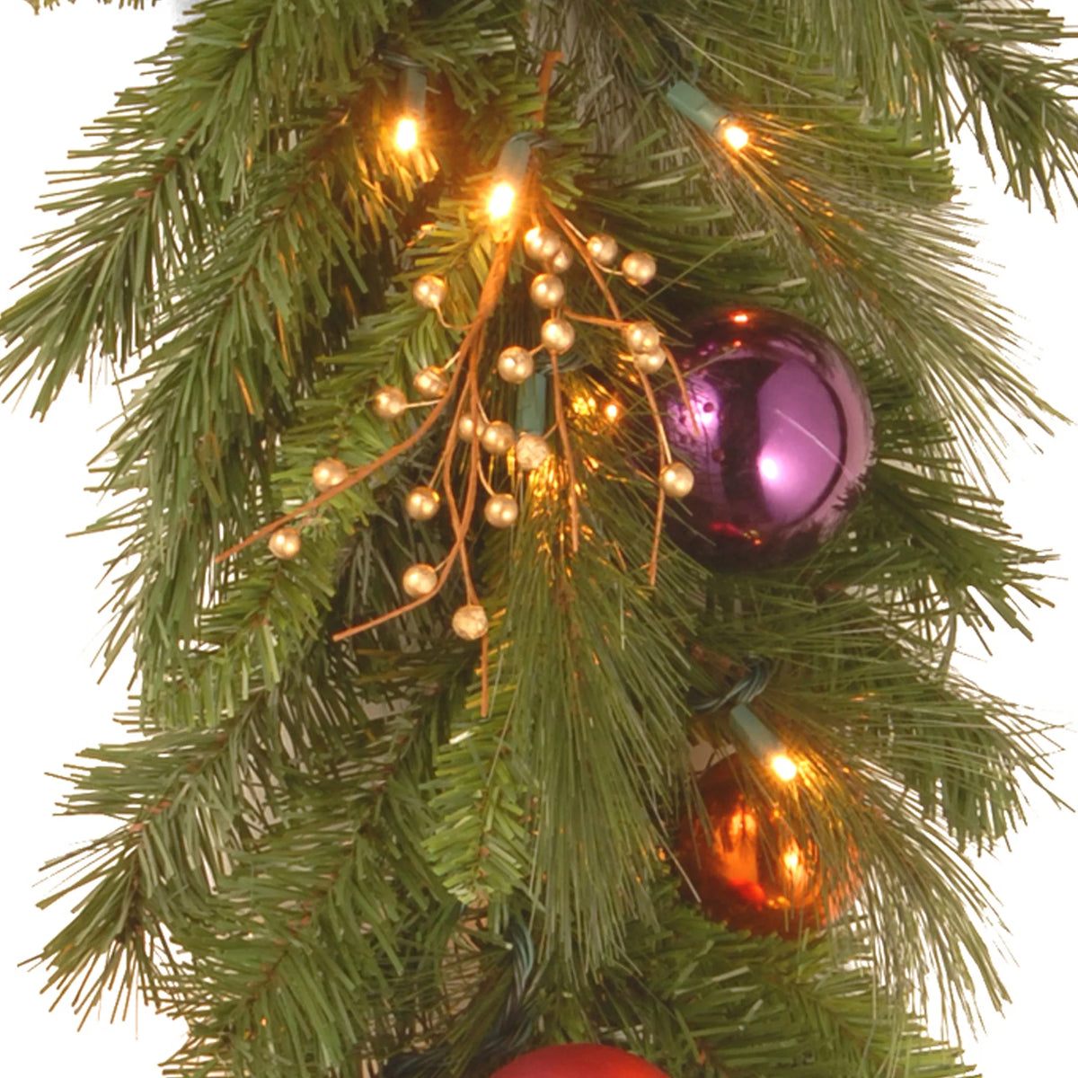Pre-Lit Artificial Christmas Garland, Green, White Lights, 6 Feet F7758