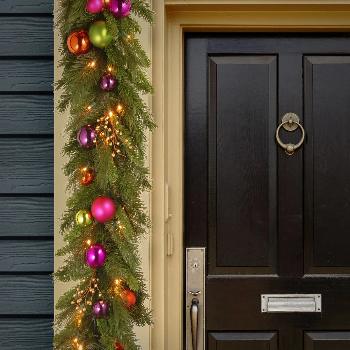Pre-Lit Artificial Christmas Garland, Green, White Lights, 6 Feet F7758